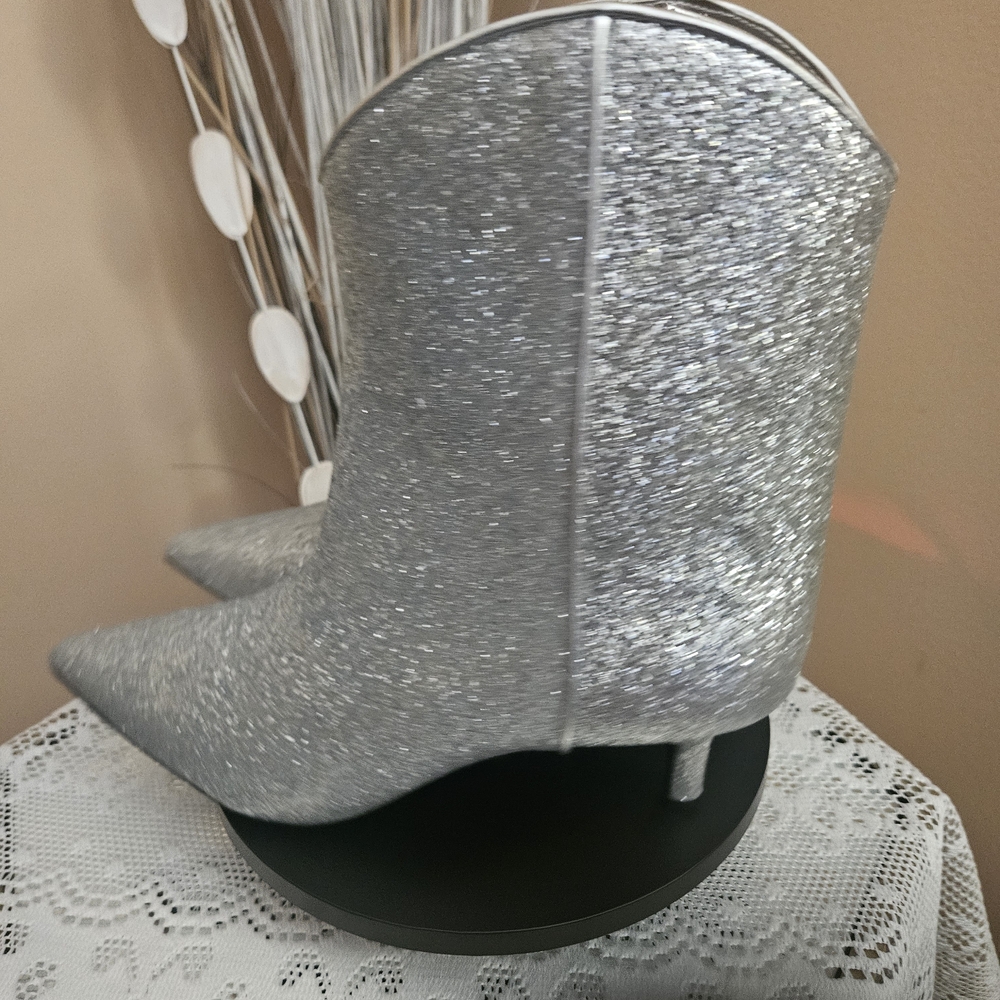 💞❣️Womens On 34th Silver Glitter Pointed Toe Ankle Booties-Size 9-2" Heels NWOT - Picture 3 of 7